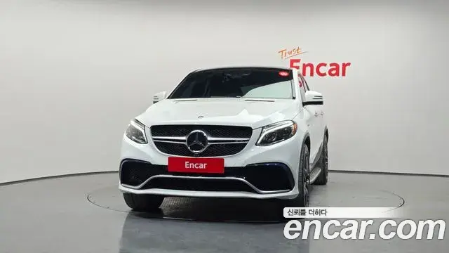 Mercedes-Benz GLE-Class 2019 — Photo 2/20