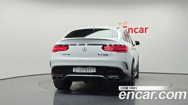 Mercedes-Benz GLE-Class 2019 — Photo 6/20