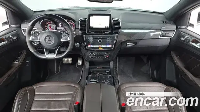 Mercedes-Benz GLE-Class 2019 — Photo 3/20