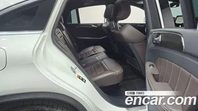 Mercedes-Benz GLE-Class 2019 — Photo 5/20