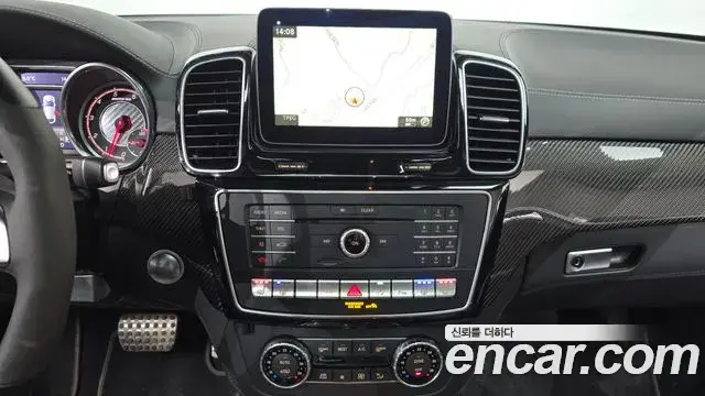 Mercedes-Benz GLE-Class 2019 — Photo 8/20