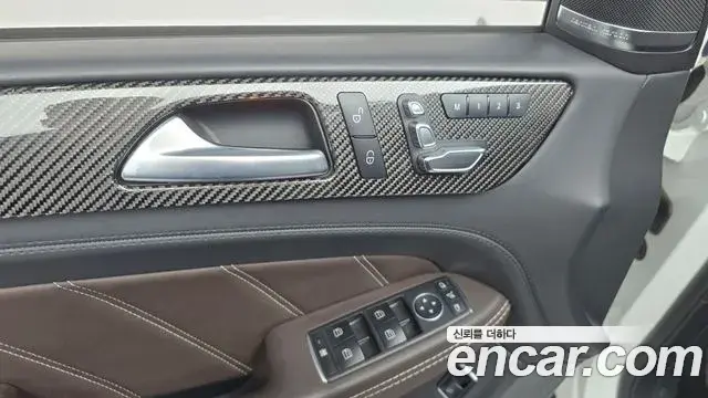 Mercedes-Benz GLE-Class 2019 — Photo 1/20