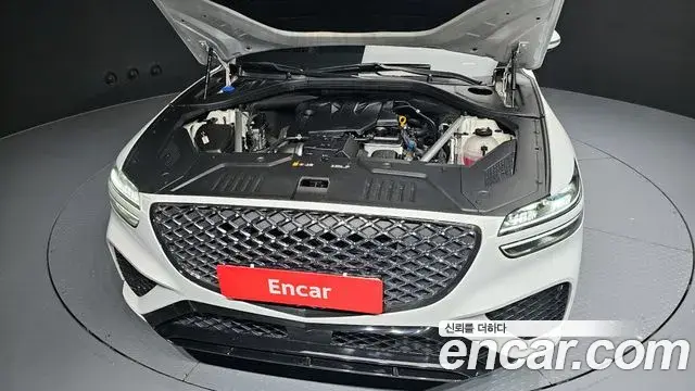 Genesis GV70 2023 — ფოტო 17/20