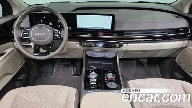 Kia Carnival 2023 — Photo 17/20