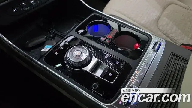 Kia Carnival 2023 — Photo 16/20