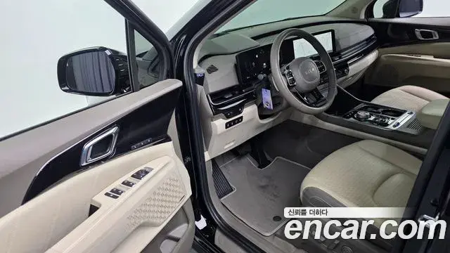 Kia Carnival 2023 — Photo 13/20