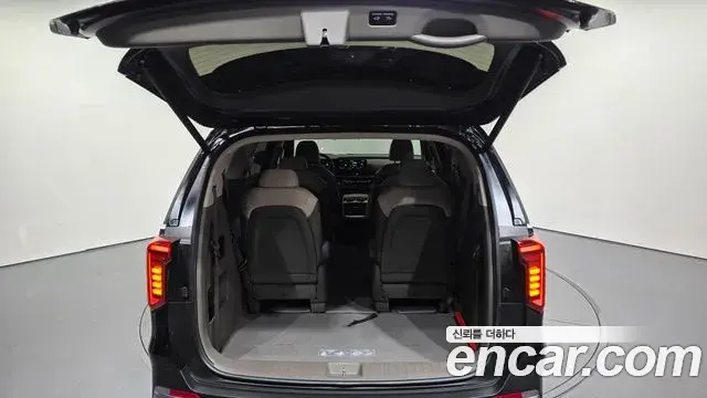 Kia Carnival 2023 — Photo 5/20