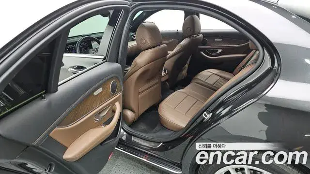 Mercedes-Benz E-Class 2020 — Şəkil 5/20