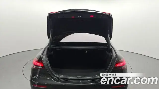 Mercedes-Benz E-Class 2020 — Şəkil 20/20