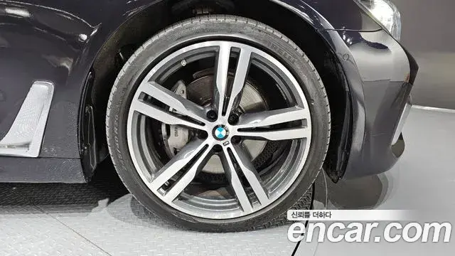 BMW 7 Series 2019 — Photo 19/20