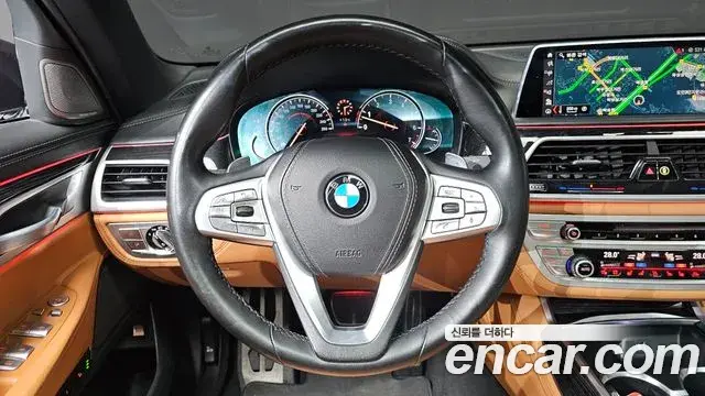 BMW 7 Series 2019 — Photo 18/20