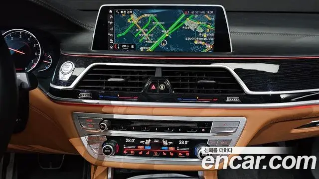 BMW 7 Series 2019 — Photo 2/20