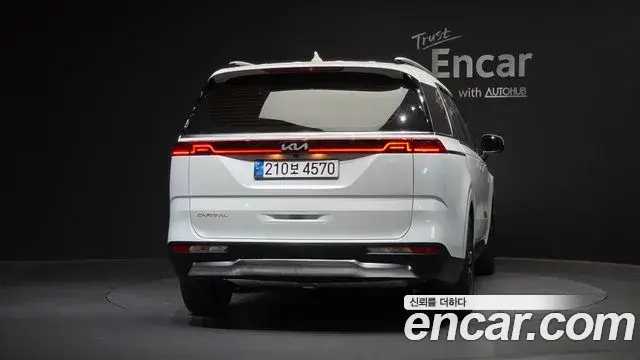 Kia Carnival 2022 — Photo 18/20