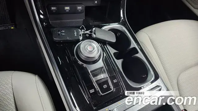 Kia Carnival 2022 — Photo 19/20