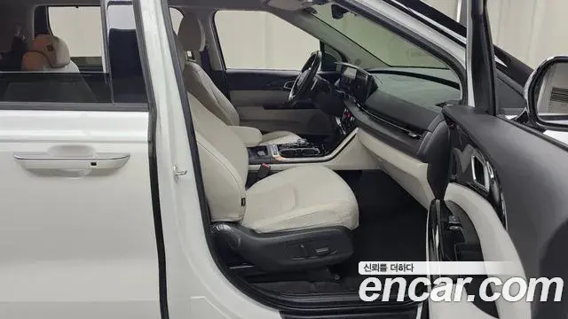 Kia Carnival 2022 — Photo 5/20