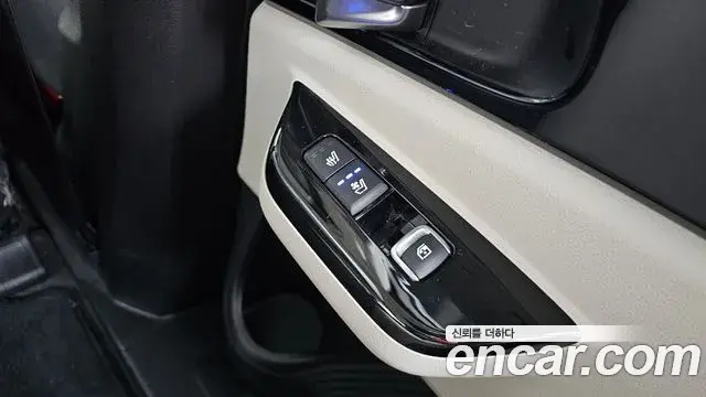 Kia Carnival 2022 — Photo 1/20