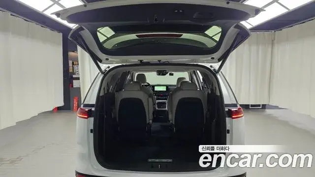 Kia Carnival 2022 — Photo 15/20