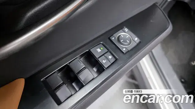 Lexus UX250h 2019 — Photo 3/20