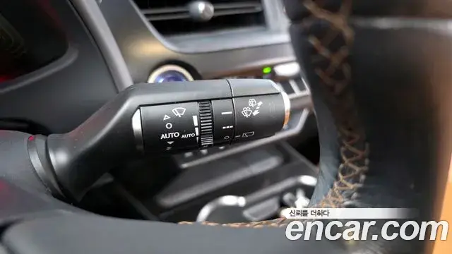 Lexus UX250h 2019 — Photo 4/20