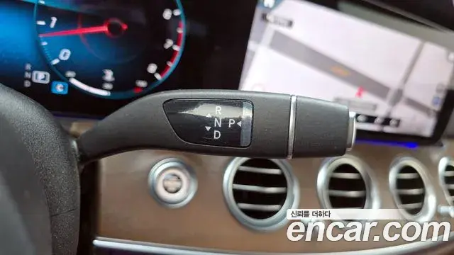 Mercedes-Benz E-Class 2021 — Şəkil 2/20