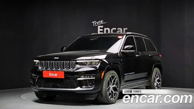 Jeep Grand Cherokee 2023 — ფოტო 13/20