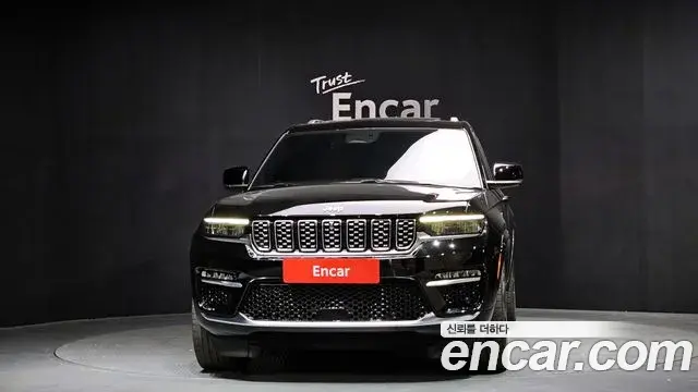 Jeep Grand Cherokee 2023 — ფოტო 4/20
