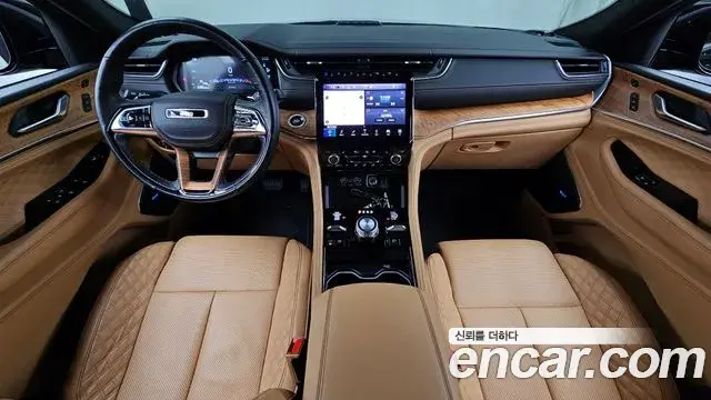 Jeep Grand Cherokee 2023 — ფოტო 10/20