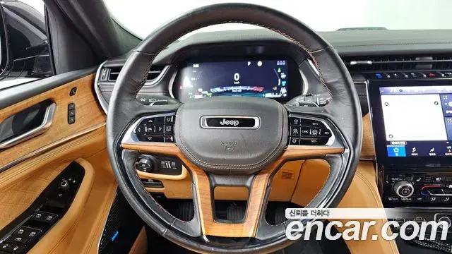 Jeep Grand Cherokee 2023 — ფოტო 11/20