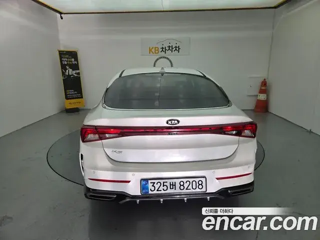 Kia K5 2020 — ფოტო 2/18