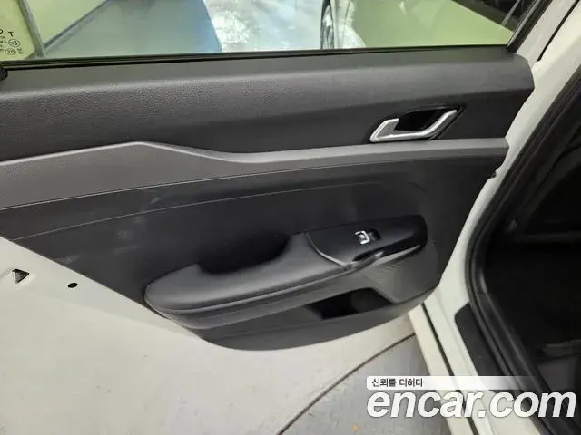 Kia K5 2020 — ფოტო 12/18