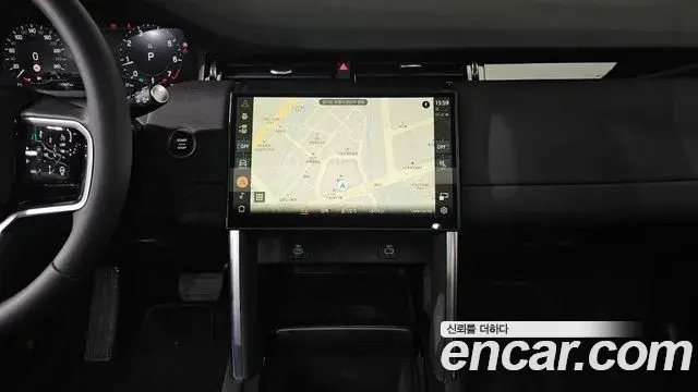 Land Rover Discovery Sport 2024 — Фото 14/20