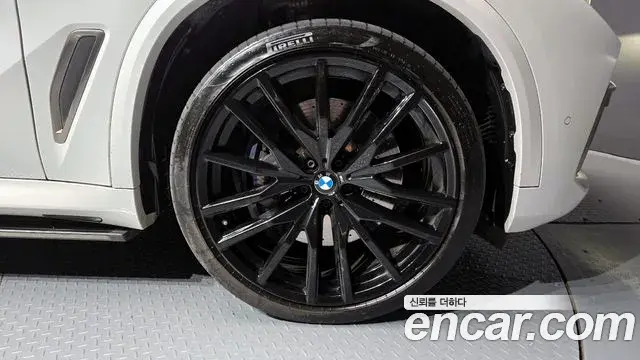 BMW X5 2019 — Photo 6/20