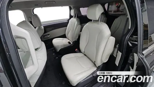 Kia Carnival 2020 — Фото 12/20