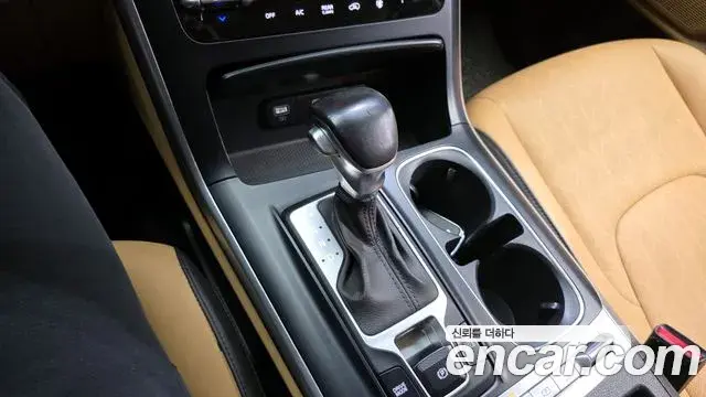 Kia Carnival 2022 — Photo 5/20