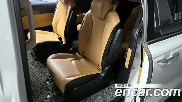 Kia Carnival 2022 — Photo 8/20