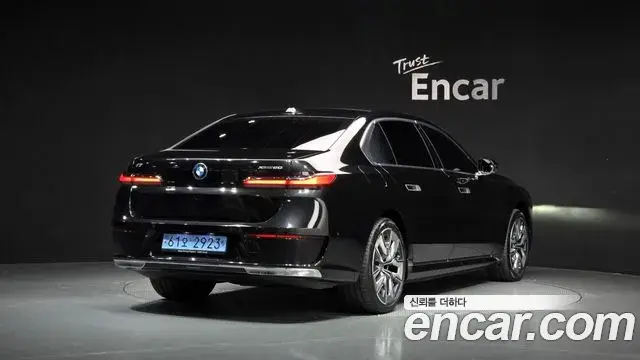 BMW i7 2022 — ფოტო 9/20
