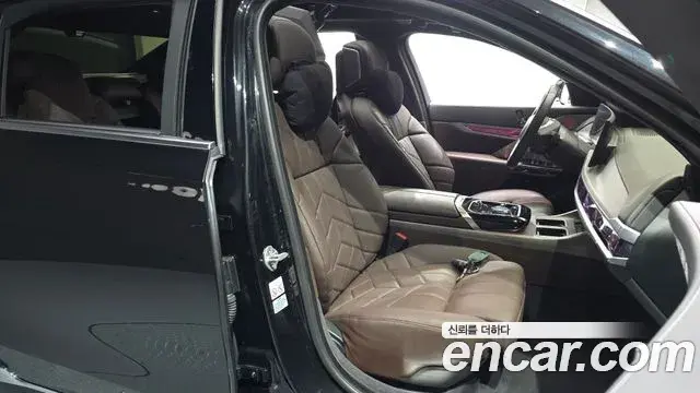 BMW i7 2022 — ფოტო 1/20