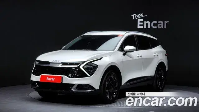 Kia Sportage 2022 — ფოტო 14/20