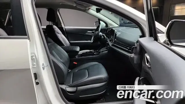Kia Sportage 2022 — ფოტო 13/20