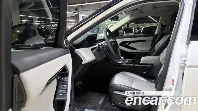 Land Rover Range Rover Evoque 2025 — Фото 7/18