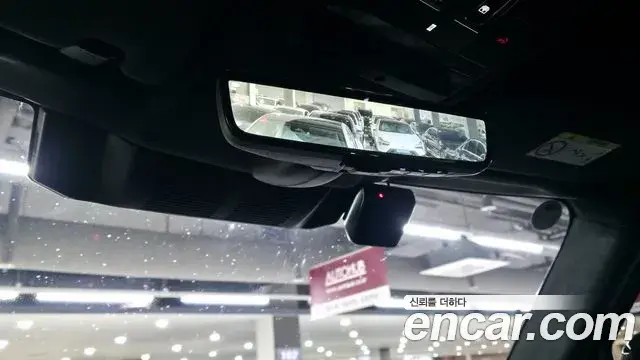 Land Rover Range Rover Evoque 2025 — Фото 14/18