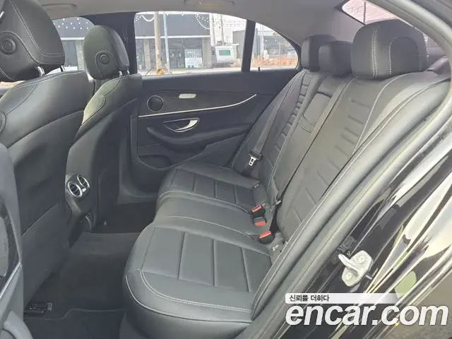 Mercedes-Benz E-Class 2018 — ფოტო 3/20