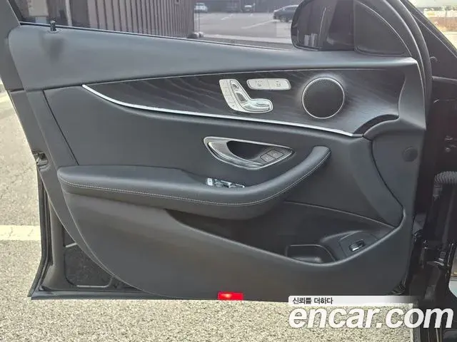 Mercedes-Benz E-Class 2018 — ფოტო 4/20