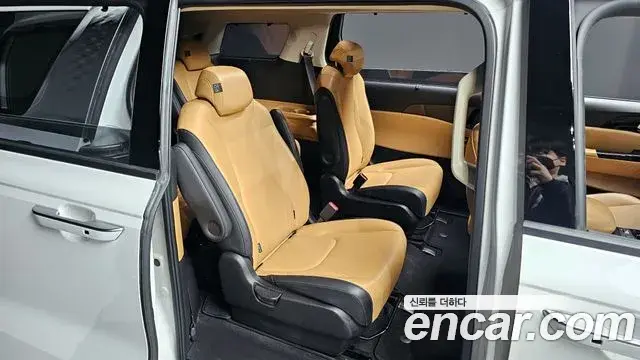 Kia Carnival 2020 — Şəkil 15/20