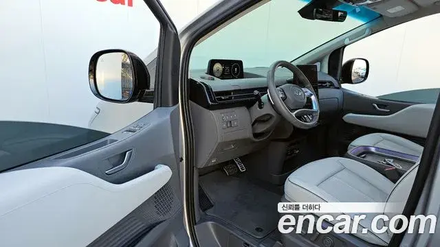 Hyundai Staria 2023 — Şəkil 17/20