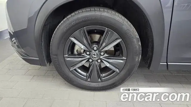 Lexus UX300h 2024 — Şəkil 6/20