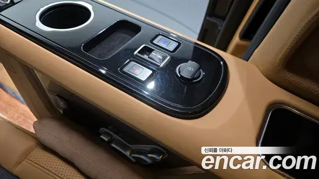 Kia Carnival 2022 — Фото 19/20