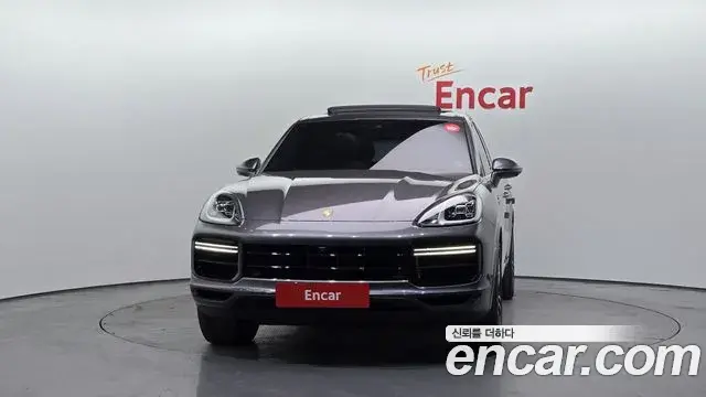 Porsche Cayenne 2021 — Photo 12/20