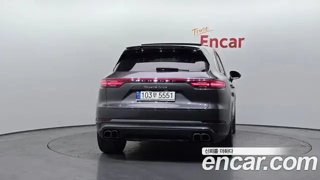 Porsche Cayenne 2021 — Photo 15/20