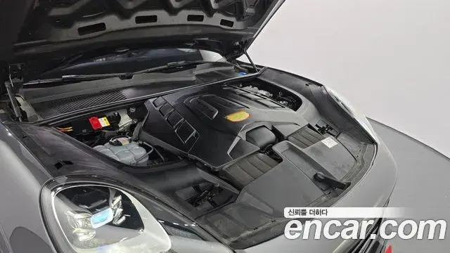 Porsche Cayenne 2021 — Photo 16/20
